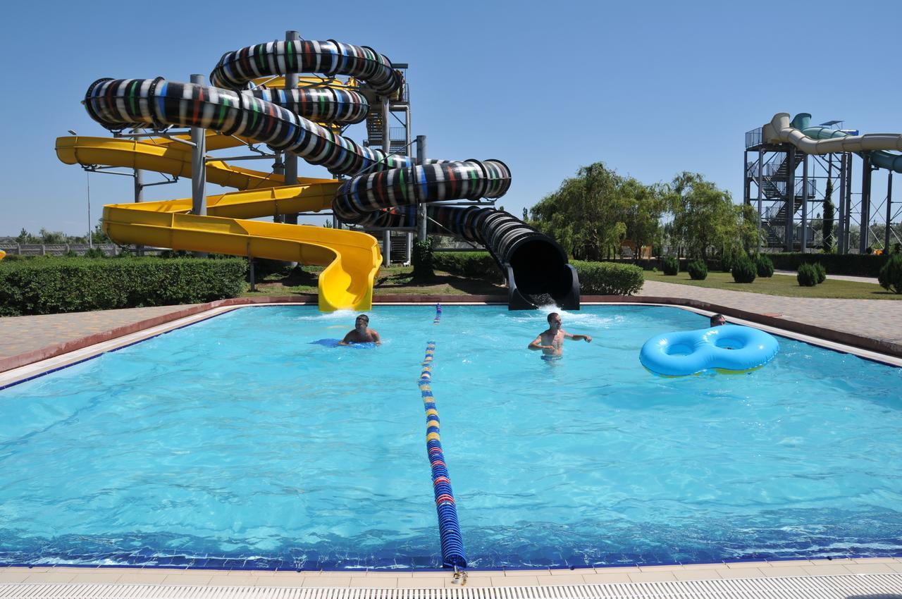 Aquapark Koblevo Hotel Exteriör bild